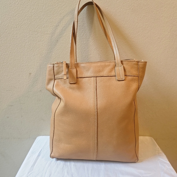 GUC~”Uniquely Crafted” by Artisans in India Leather Shoulder Bag, Quiet Luxury - Picture 13 of 13